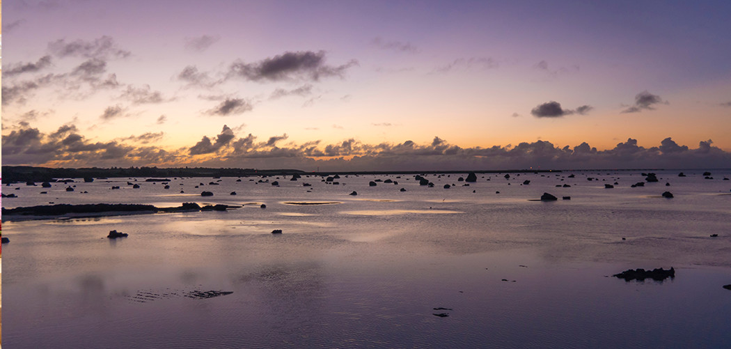 宮古島の心癒やす夕暮れの海